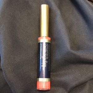 SeneGence Samon LipSense New. Bundle for discount